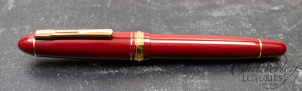 Platinum President Burgundy and Gold Fountain Pen - Image 2