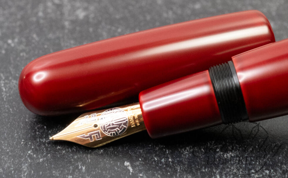 Danitrio Urushi Irokeshi-dame Red on Mikado Round Top Fountain Pen