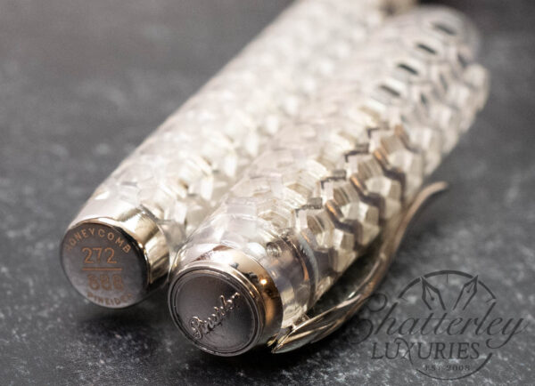 Pineider La Grande Bellezza Limited Edition Sugar White Honeycomb Fountain Pen - Image 3
