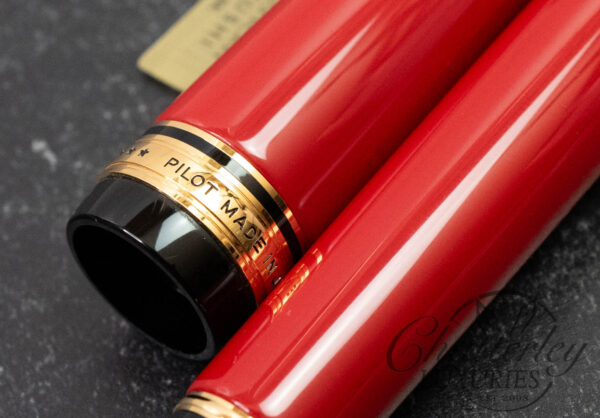 Pilot Custom Urushi Vermillion Fine/Medium Nib Fountain Pen - Image 4