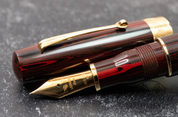 Leonardo Momento Zero Grande Speranza Collection Cherry Ebonite Fountain Pen