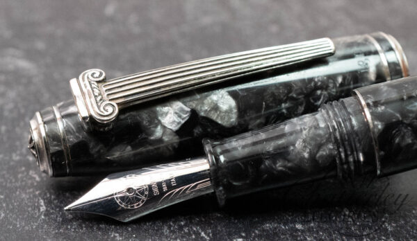 Signum Ionic De Divina Proportions (DDP) Fountain Pen