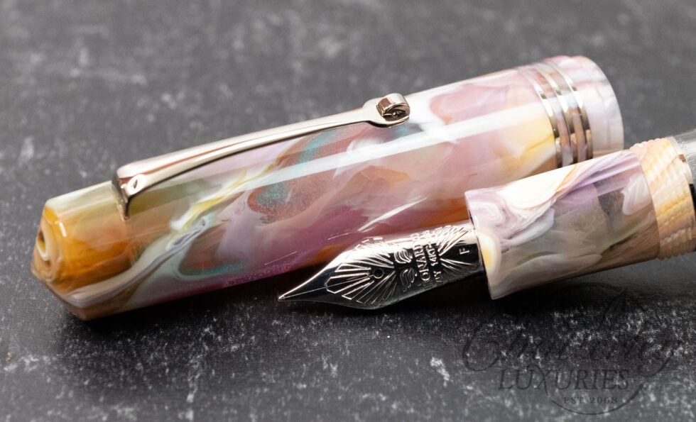 Leonardo Momento Zero Grande 2.0 in Primary Manipulation 1 in Glossy Finish By Brooks