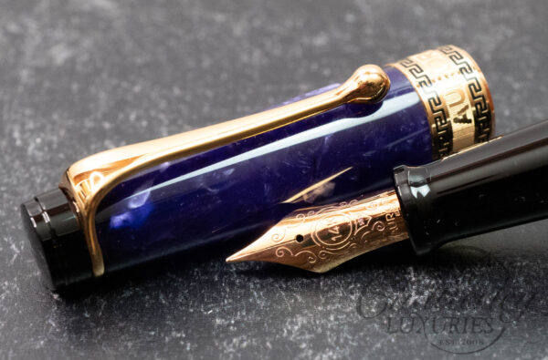 Aurora Optima Purple Auroloide Fountain Pen