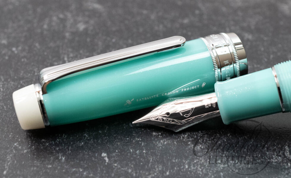 Sailor & Satellite Crayon Project Fountain Pen of the Seas King Of Pen "Eleuthera Island" Fountain Pen