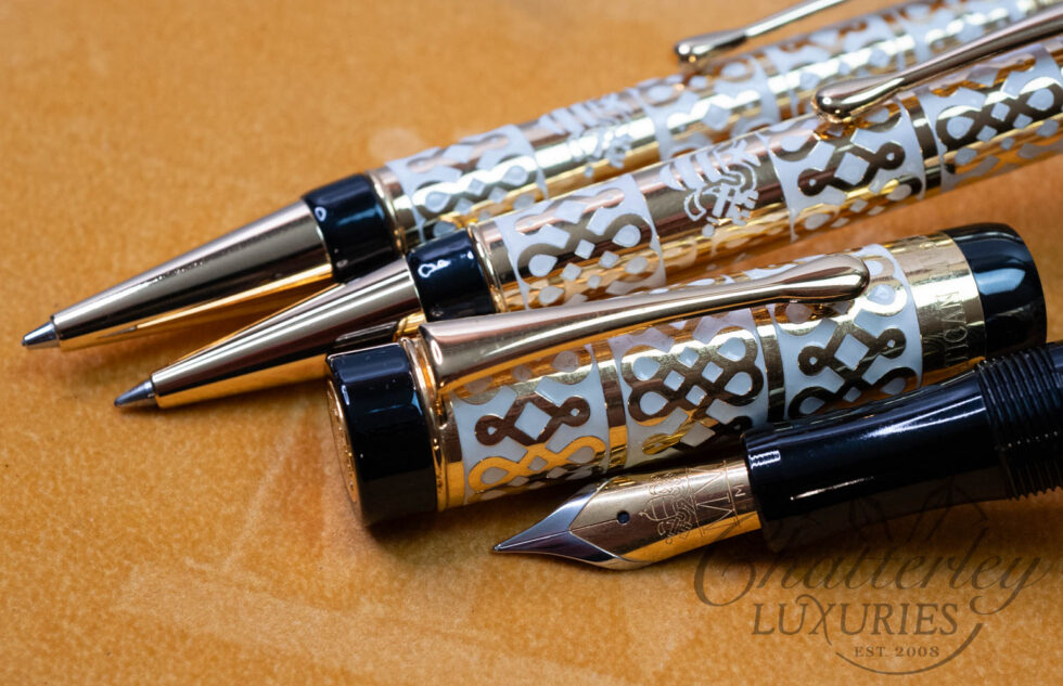 Vatican Museum White Fountain Pen, Ballpoint and Mechanical Pencil Set