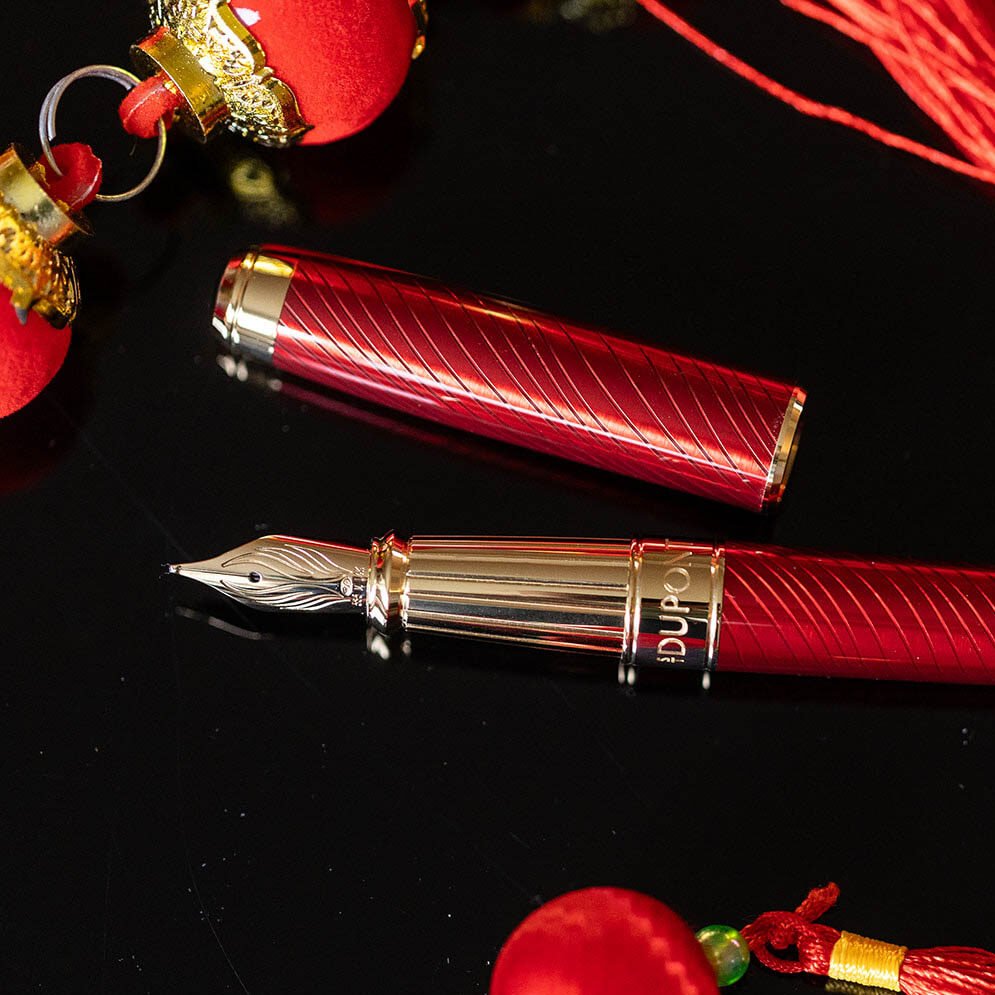 S.T. Dupont Line D Eternity Large Mane Guilloche Red Fountain Pen