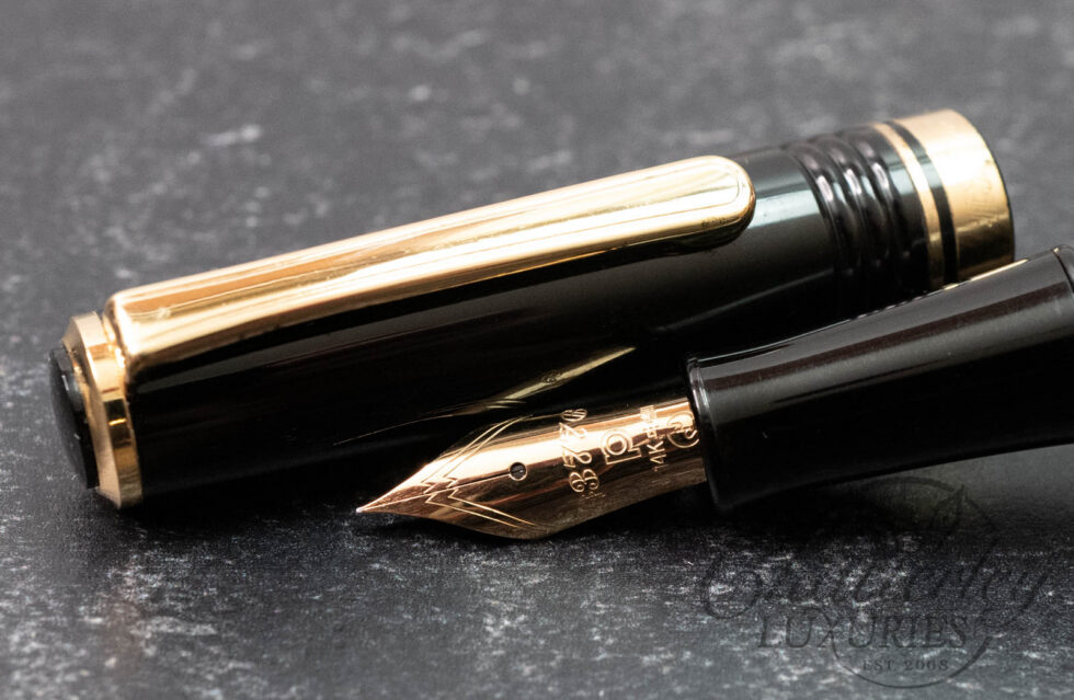 Platinum #3776 Century Black Gathered Fountain Pen