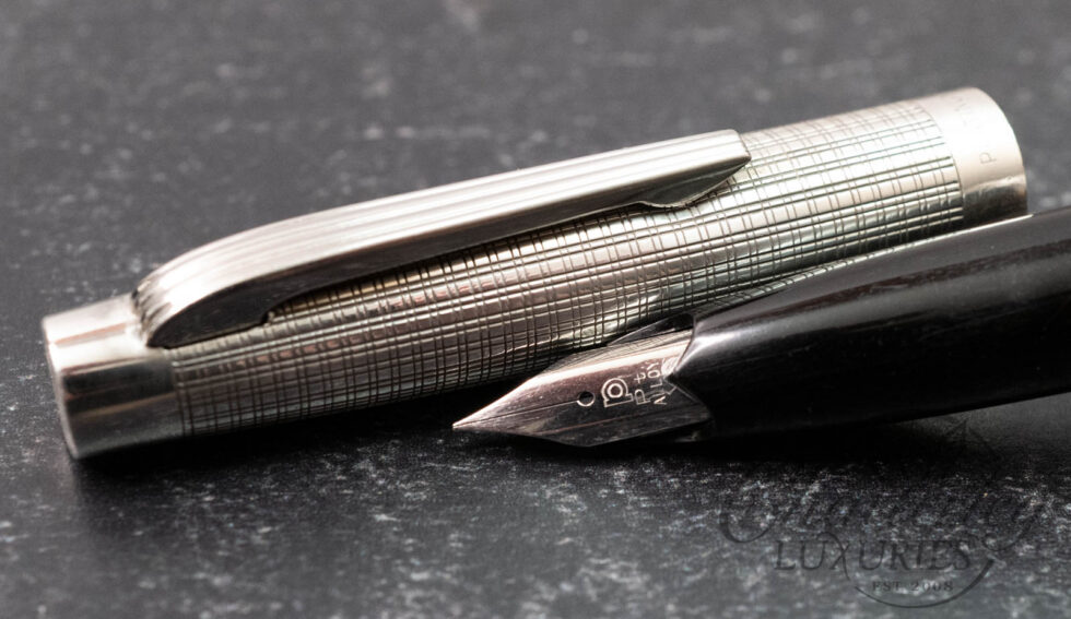 Platinum "Platinum" Sterling Silver Grid Pattern Fountain Pen
