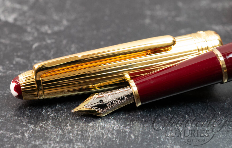 Montblanc Meisterstück Classique 144 Solitaire Pinstripe Doué Burgundy Fountain Pen