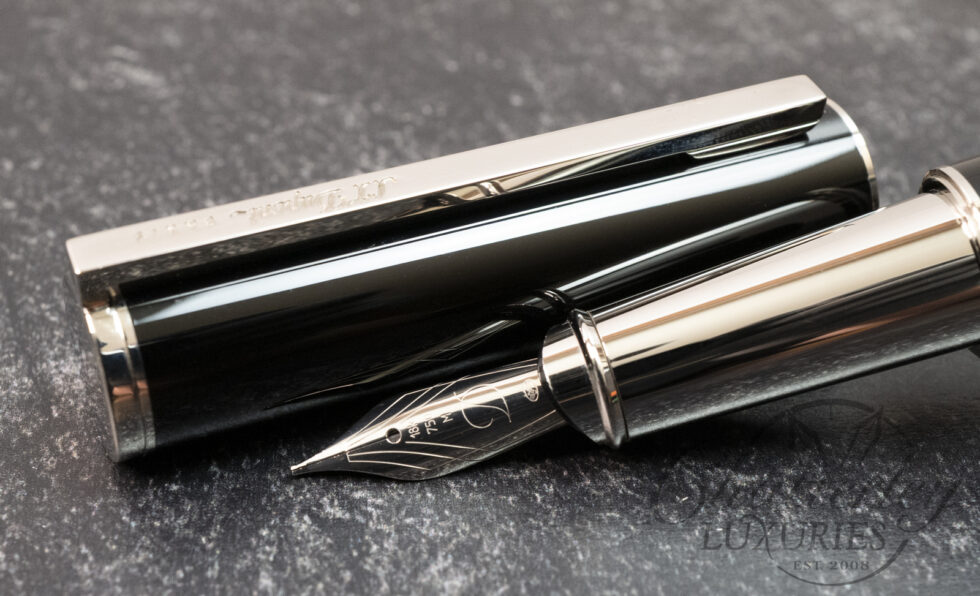 S.T. Dupont Neo Classique President 4GB USB Black Lacquer Fountain Pen