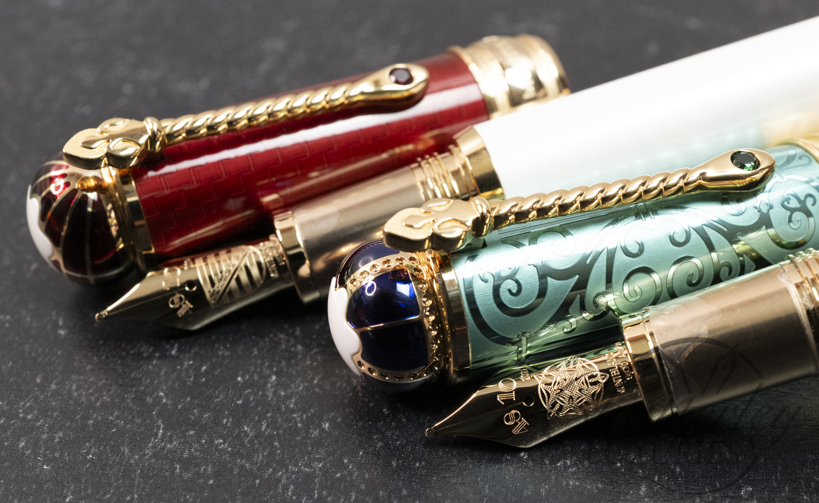 Montblanc Patron of Art Homage to Victoria & Albert Matching Numbers Limited Edition 4810 Fountain Pen Set